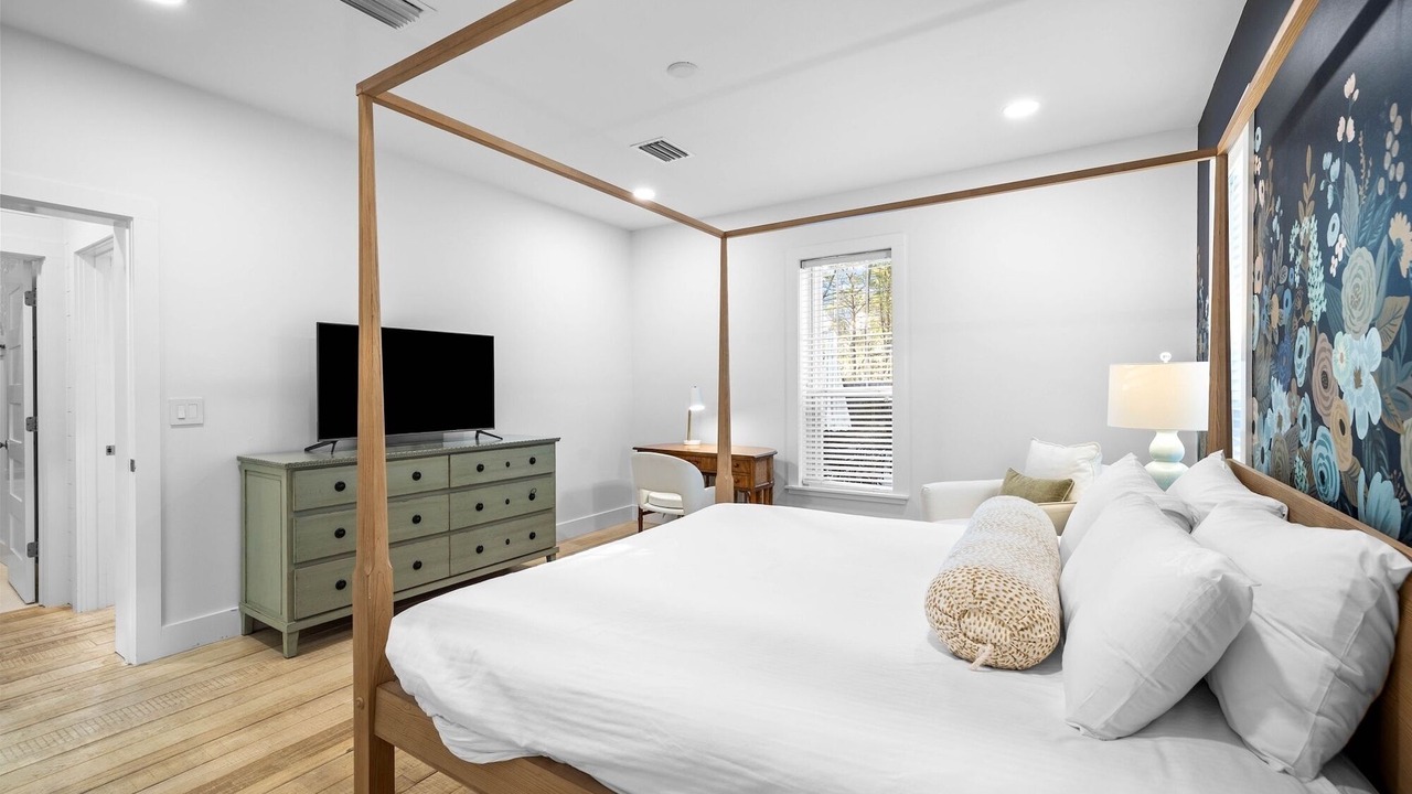 Photo of Bedroom in Gulfview Heights