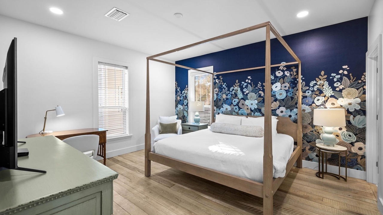 Photo of Bedroom in Gulfview Heights