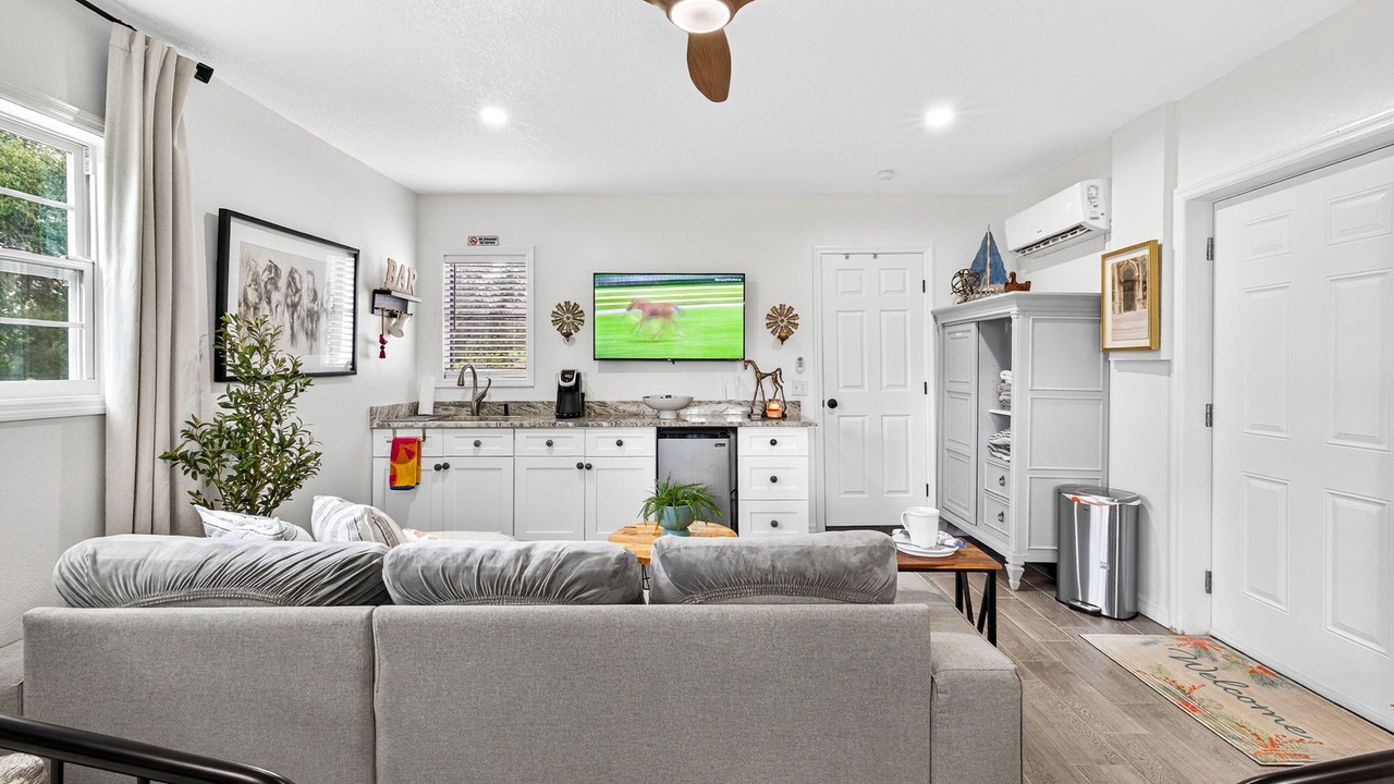 Photo of Livingroom in Tampa