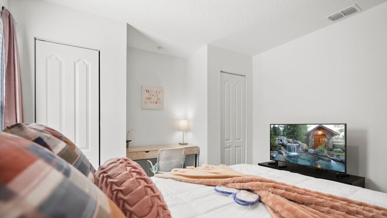 Photo of Bedroom in Baymeadows