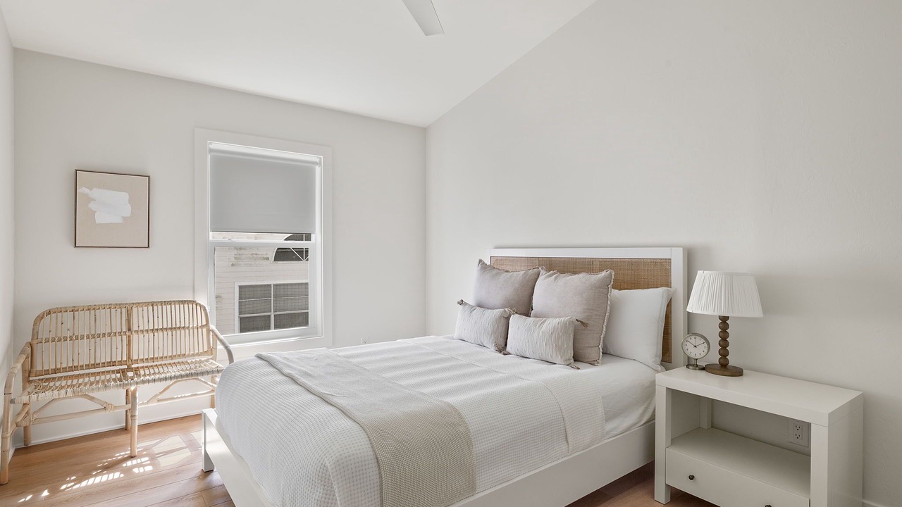 Photo of Bedroom in Mid Island