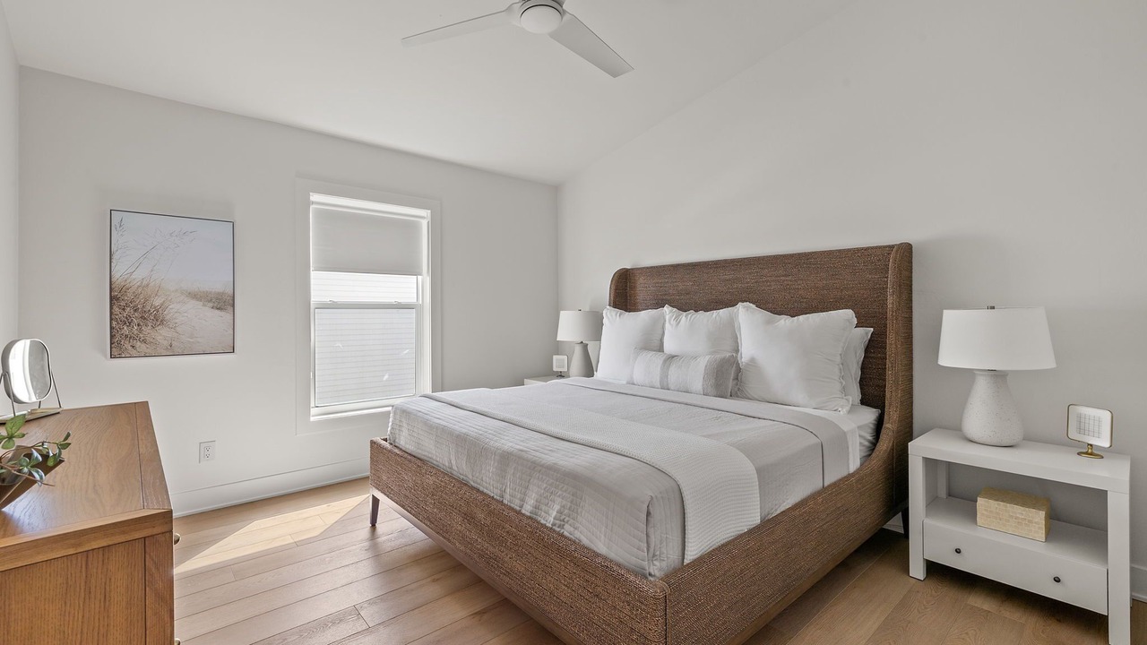 Photo of Bedroom in Mid Island
