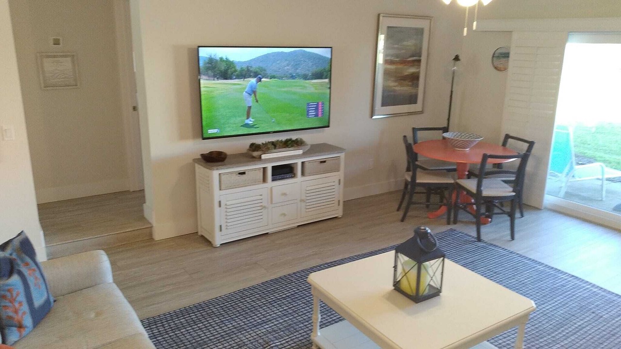 Photo of Livingroom in Crescent Beach
