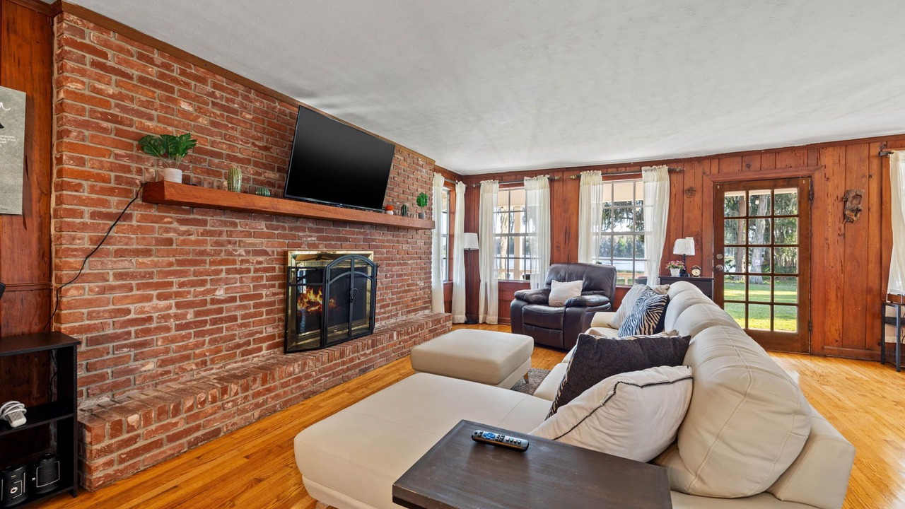 Photo of Livingroom in Lake Magdalene