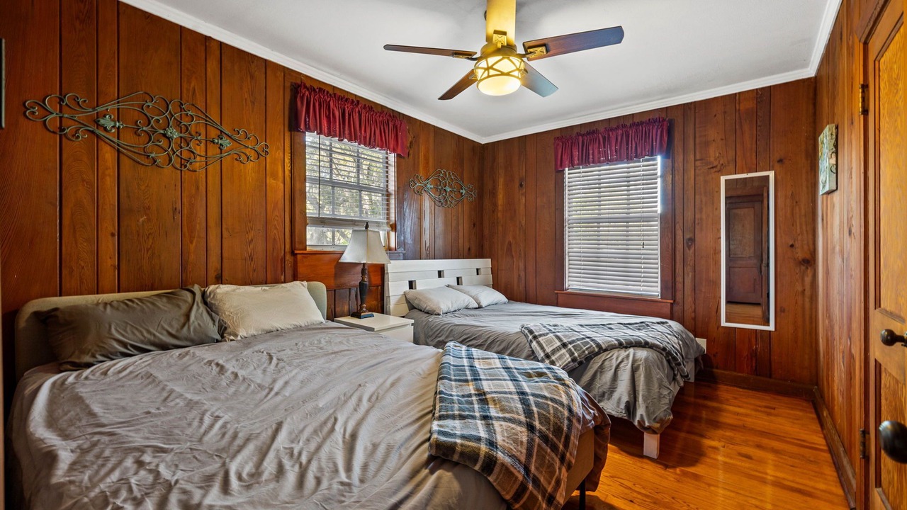 Photo of Bedroom in Lake Magdalene