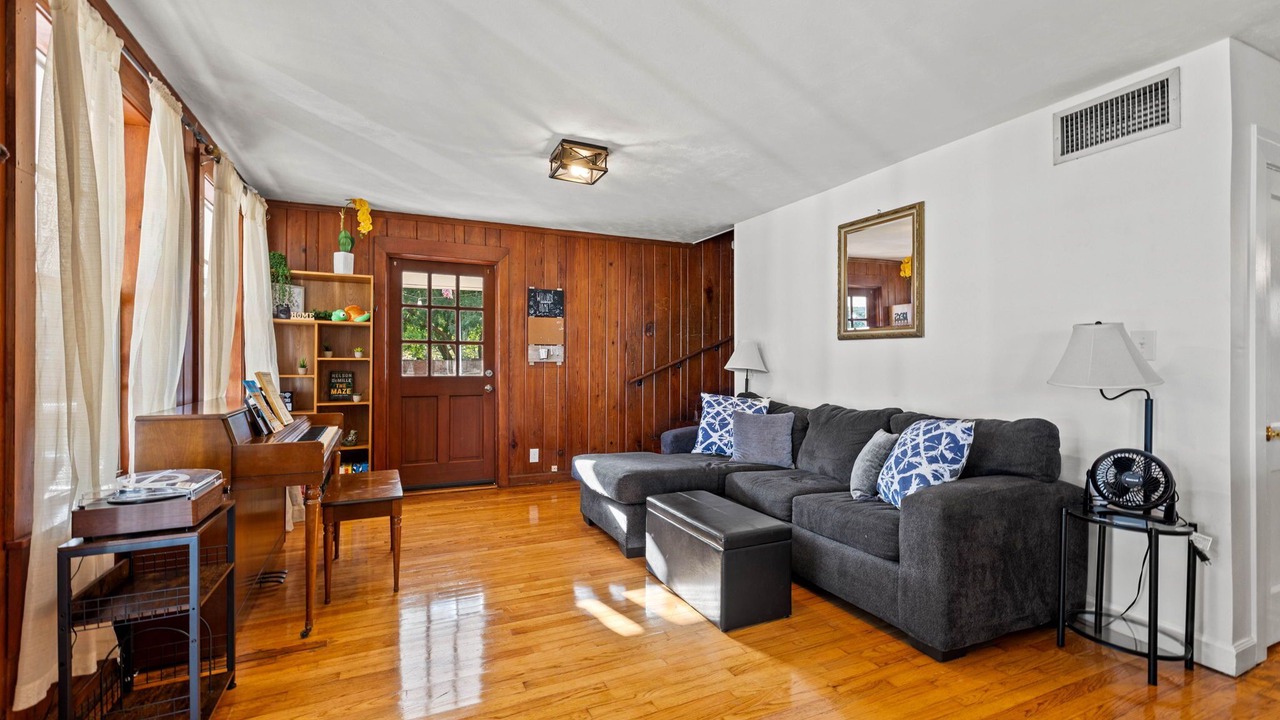 Photo of Livingroom in Lake Magdalene