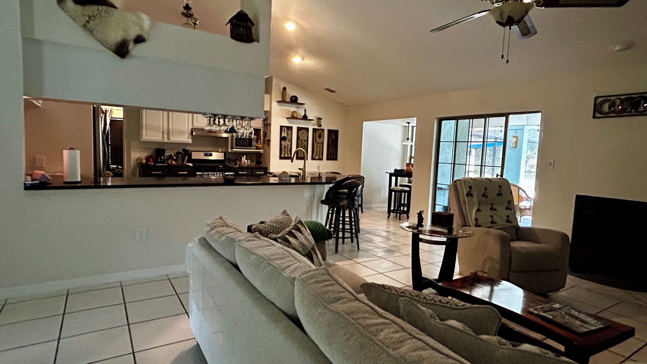 Photo of Livingroom in DeBary