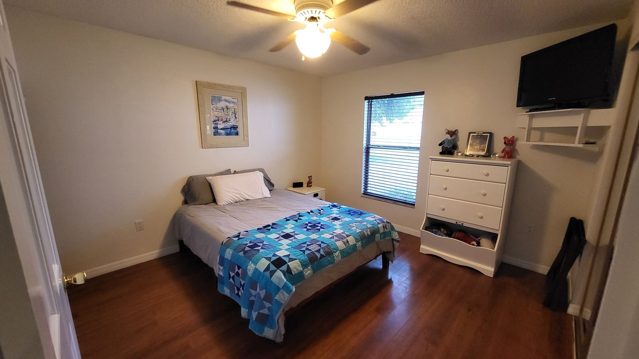 Photo of Bedroom in DeBary