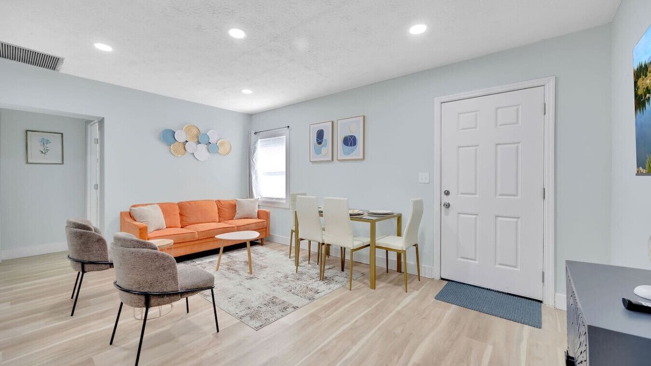 Photo of Livingroom in Jacksonville