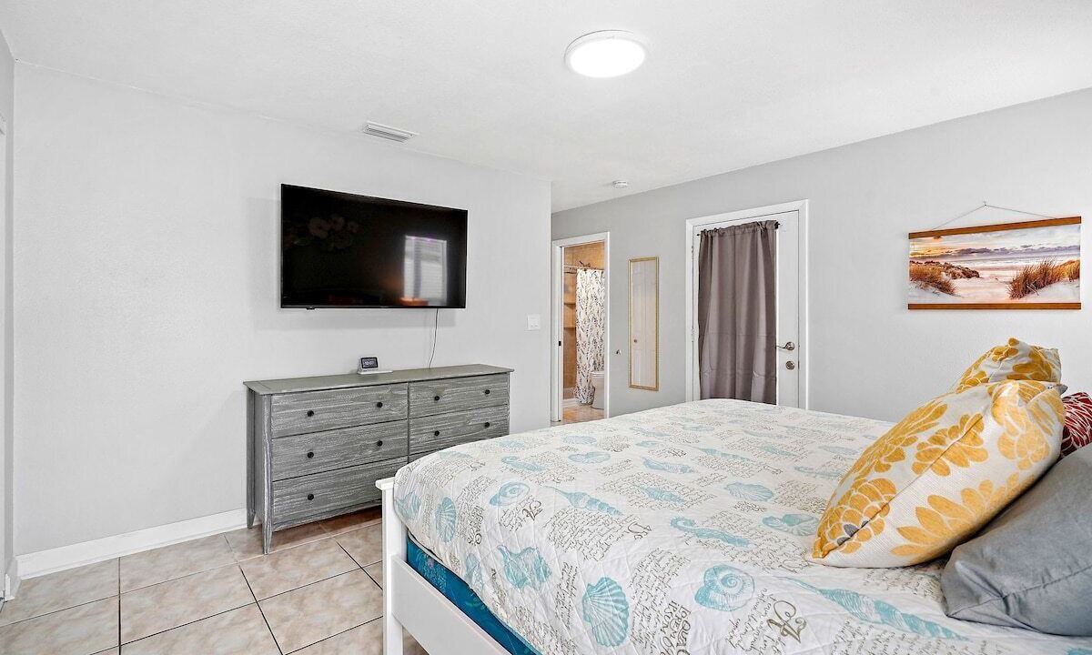 Photo of Bedroom in Pinellas Park