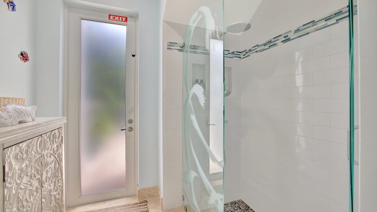 Photo of Bathroom in Dolphin Isles