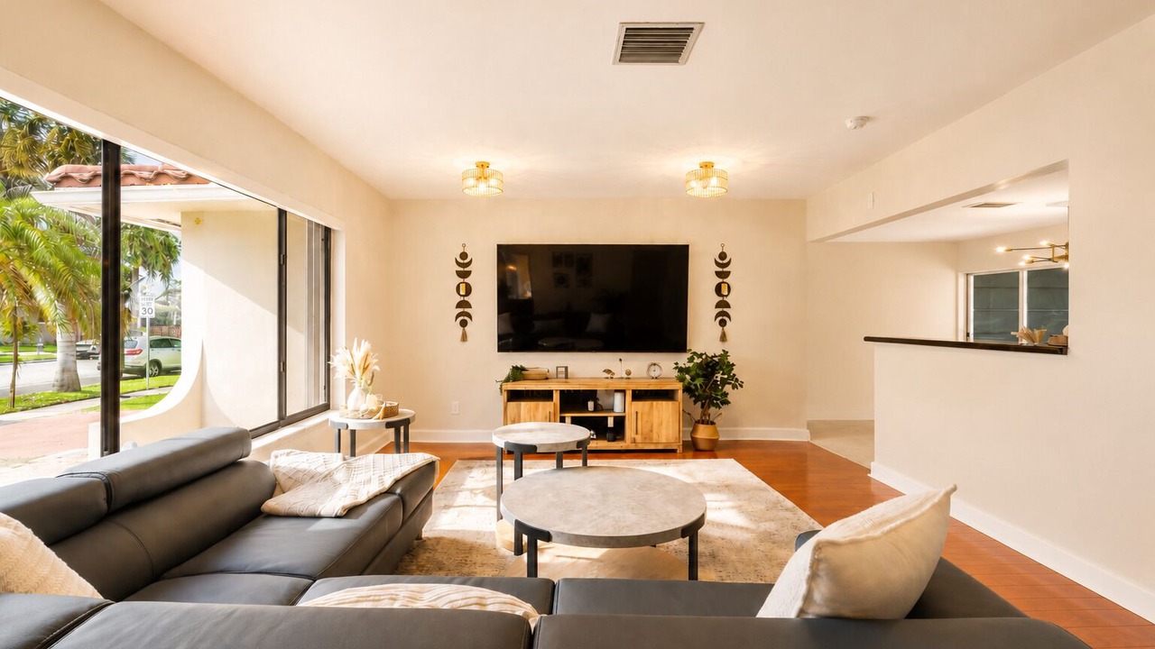 Photo of Livingroom in South Lake
