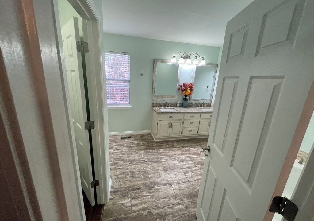 Photo of Bathroom in Graysville