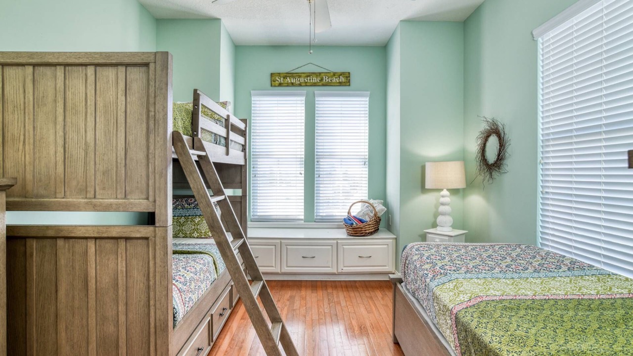 Photo of Bedroom in Crescent Beach