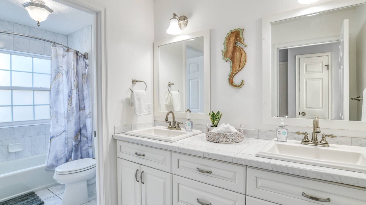 Photo of Bathroom in Crescent Beach