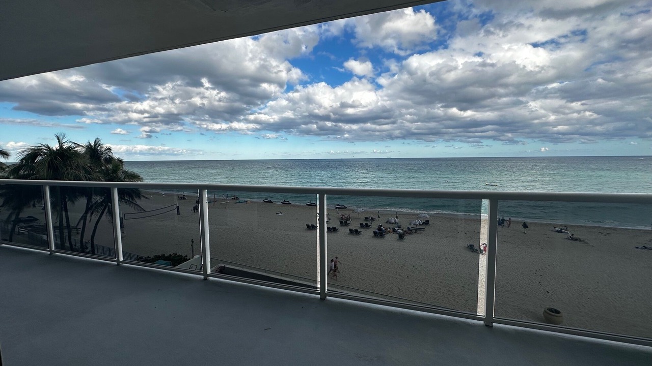 Photo of Patio Balcony in Hollywood South Central Beach