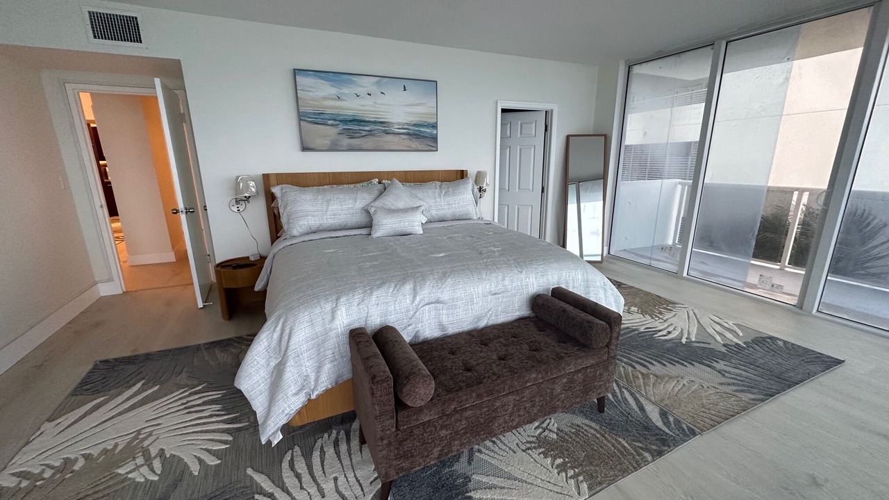 Photo of Bedroom in Hollywood South Central Beach