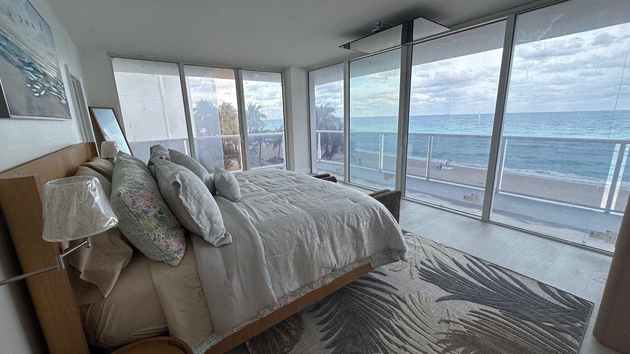 Photo of Bedroom in Hollywood South Central Beach