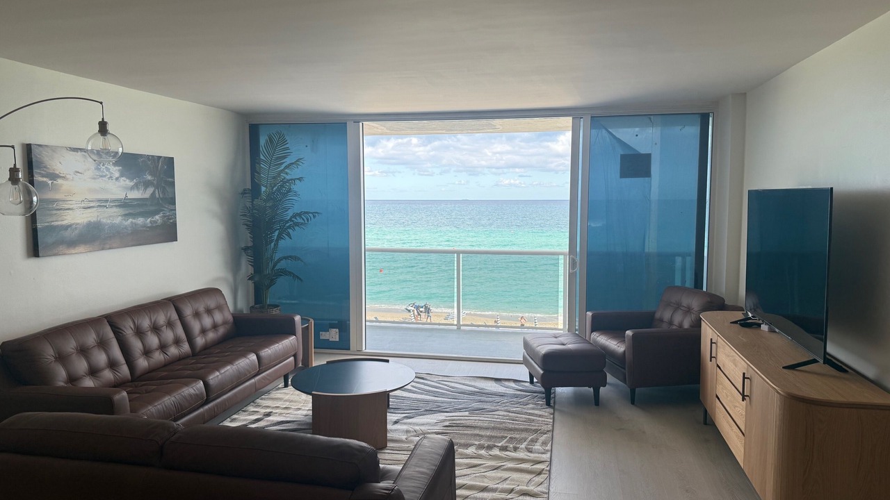 Photo of Livingroom in Hollywood South Central Beach