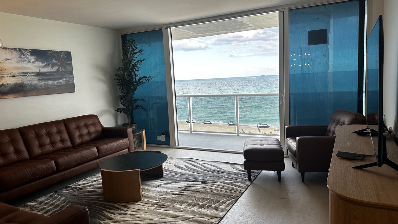 Photo of Livingroom in Hollywood South Central Beach
