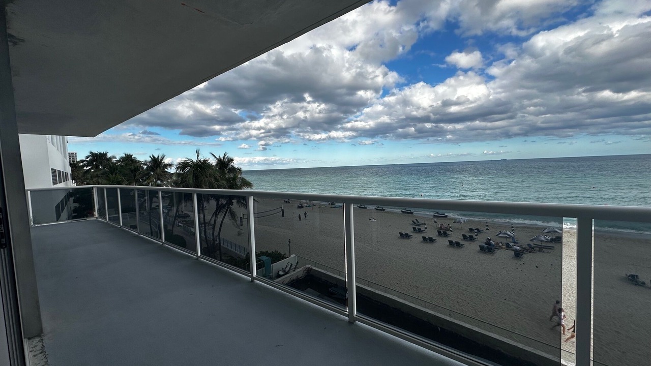 Photo of Patio Balcony in Hollywood South Central Beach