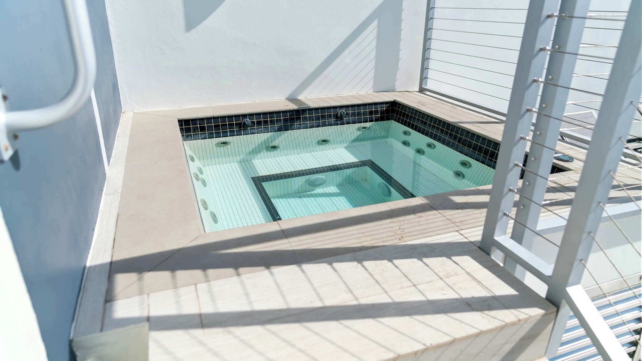 Photo of Patio Balcony in Hollywood South Central Beach