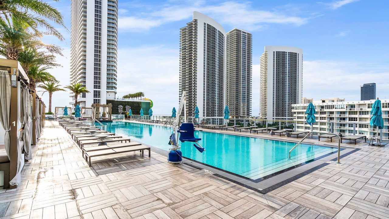 Photo of Outdoor in Hollywood South Central Beach
