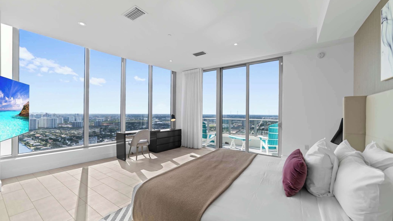 Photo of Patio Balcony in Hollywood South Central Beach