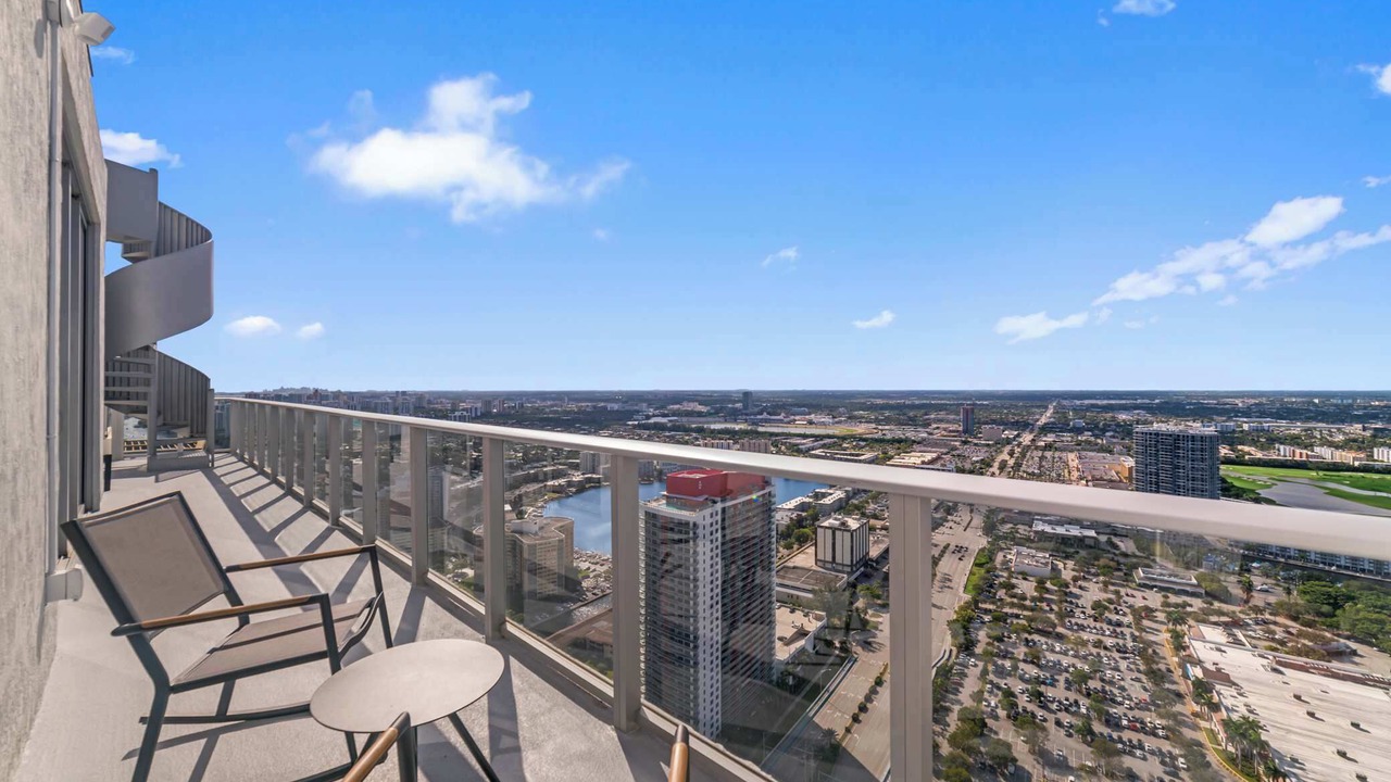 Photo of Patio Balcony in Hollywood South Central Beach