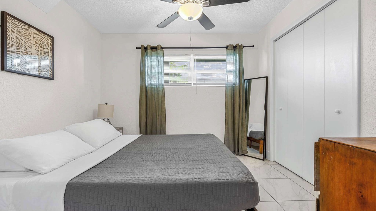 Photo of Bedroom in Orlando Beach