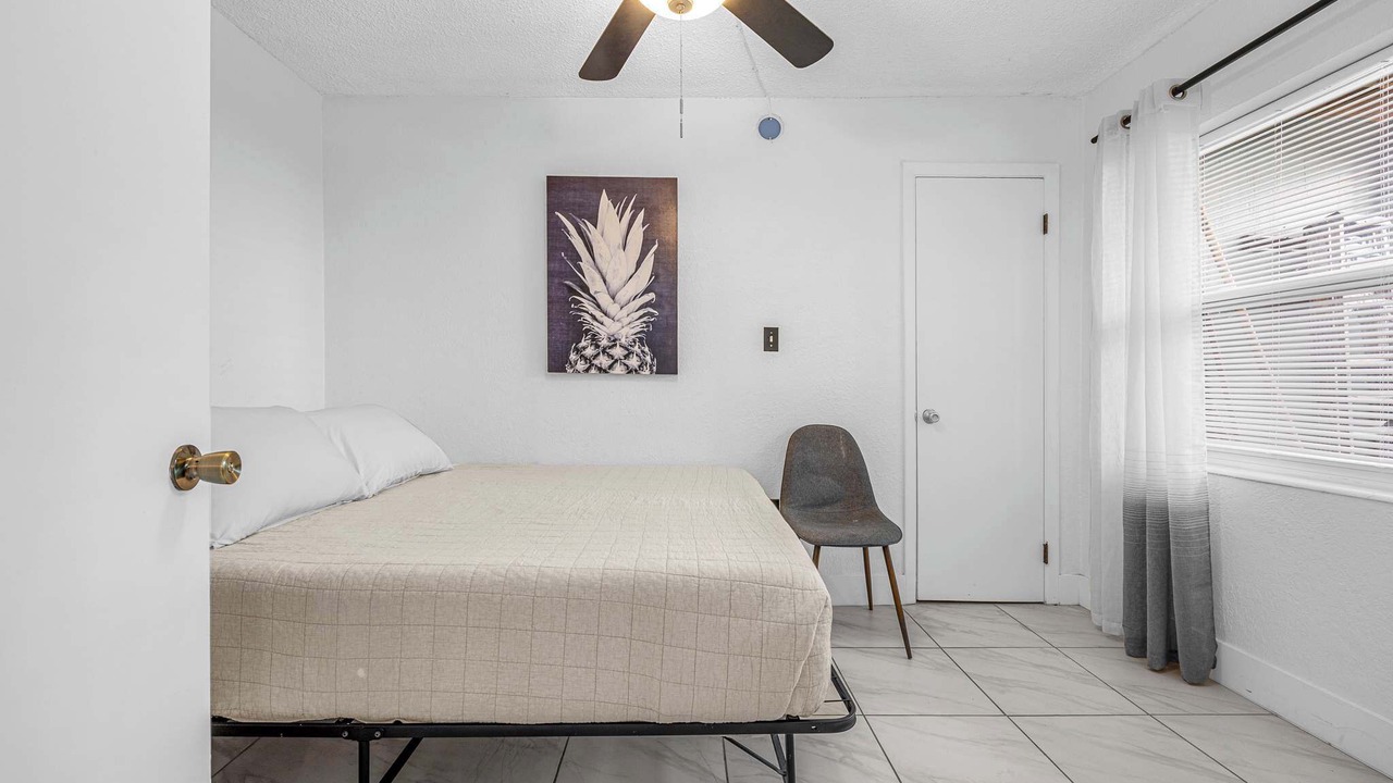 Photo of Bedroom in Orlando Beach
