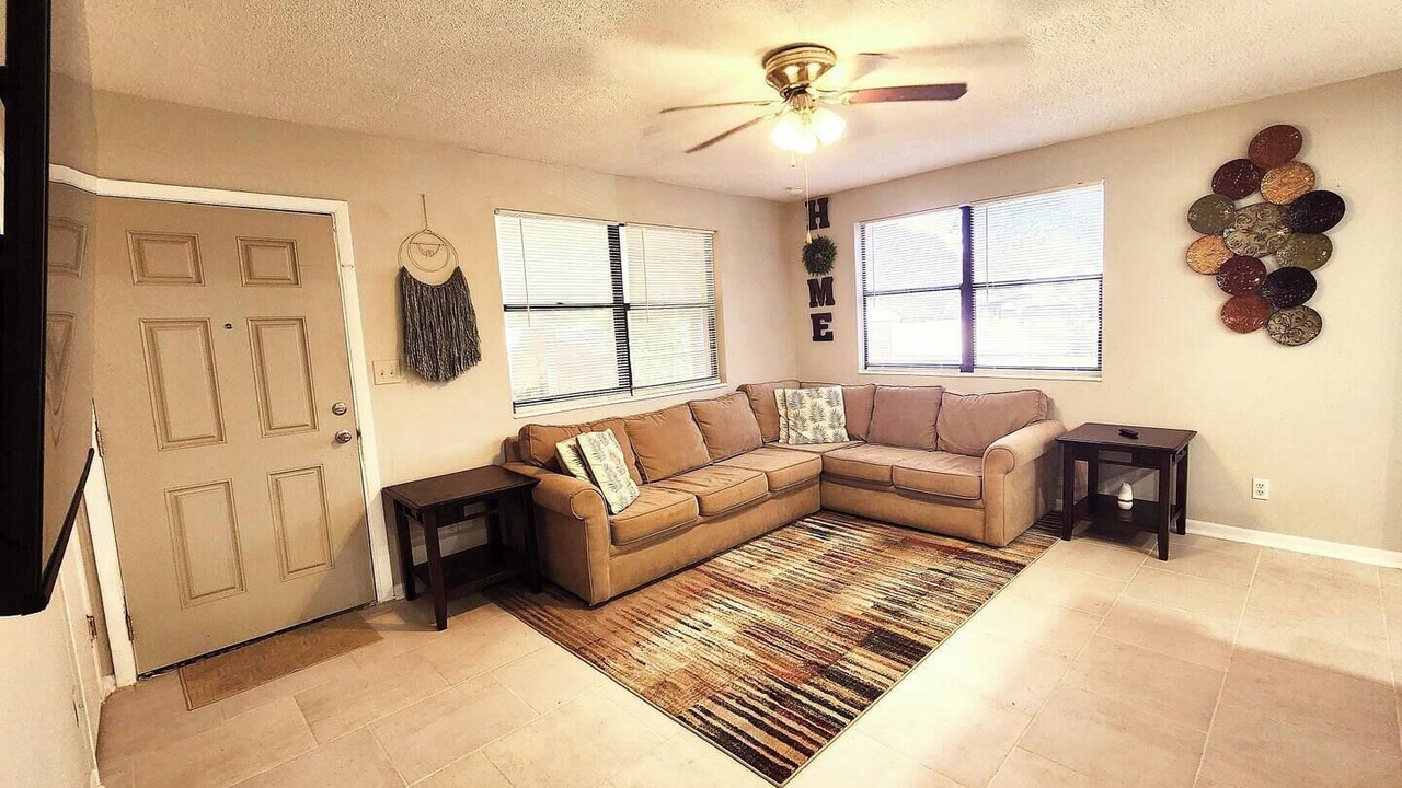 Photo of Livingroom in Westside