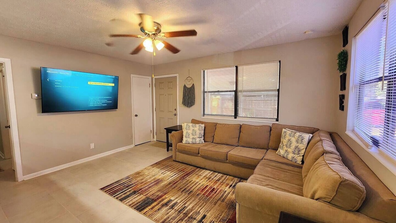 Photo of Livingroom in Westside