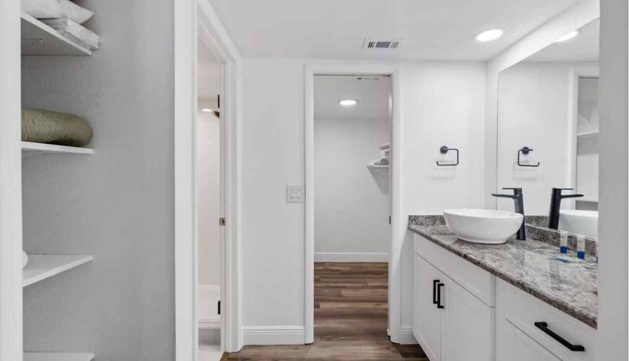Photo of Bathroom in Seminole