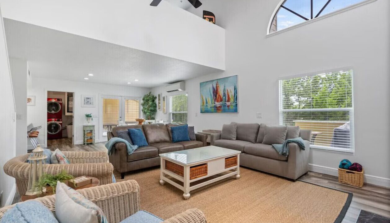 Photo of Livingroom in Seminole