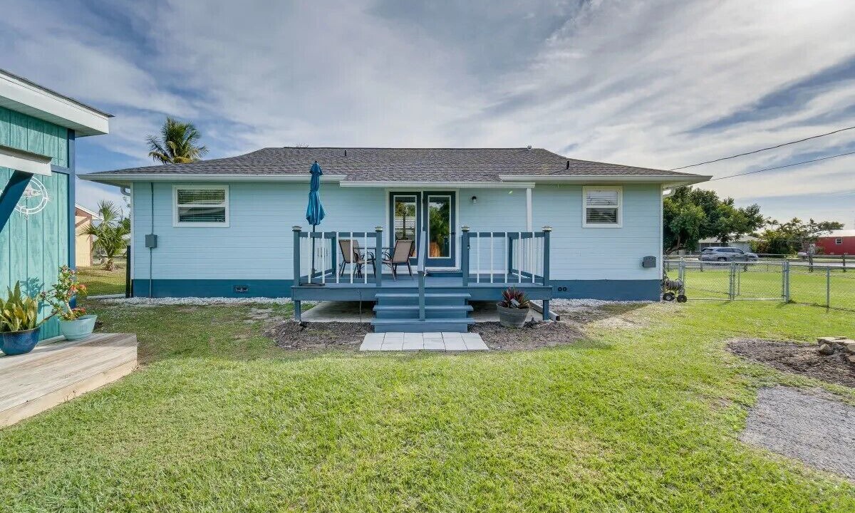 Photo of Patio Balcony in Bokeelia