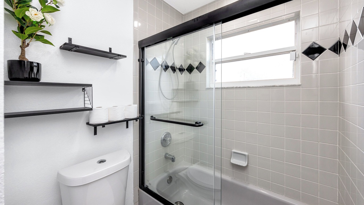 Photo of Bathroom in Largo