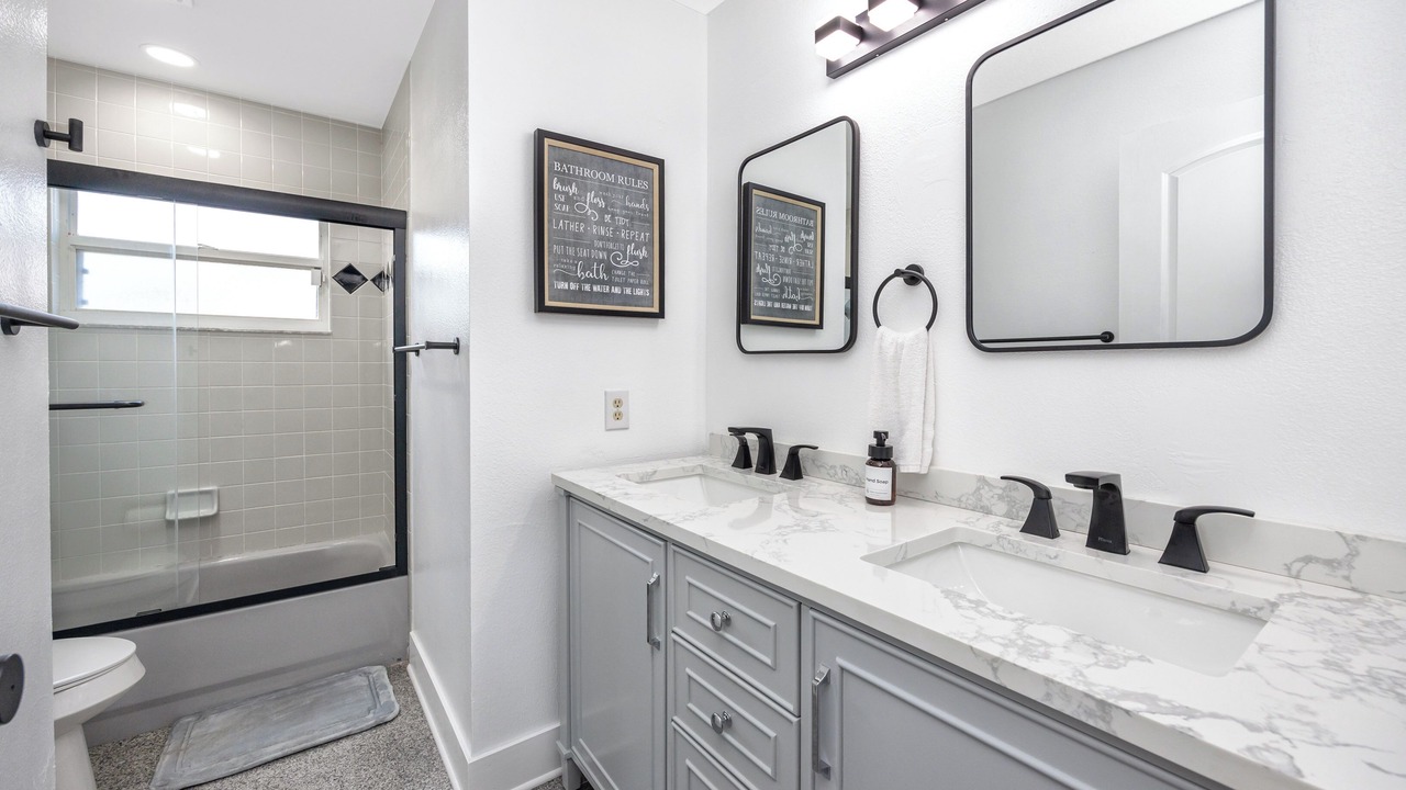 Photo of Bathroom in Largo