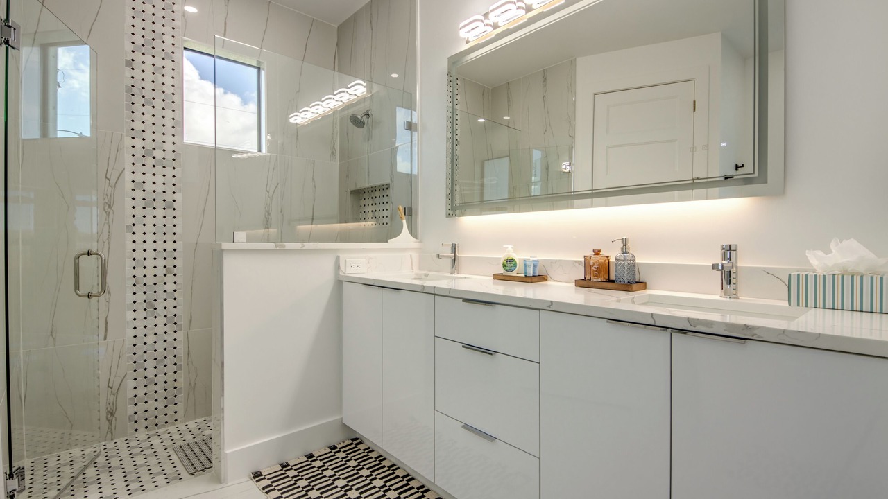 Photo of Bathroom in Pelican