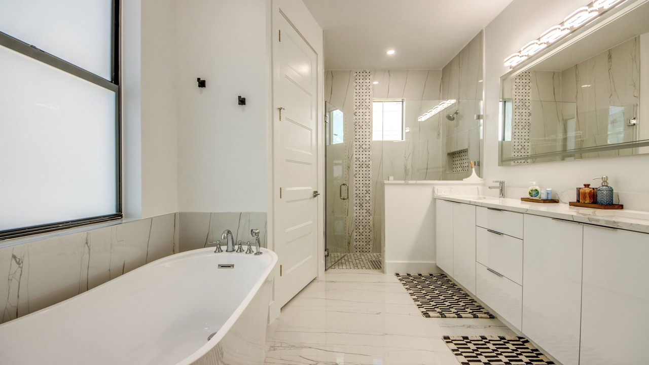 Photo of Bathroom in Pelican