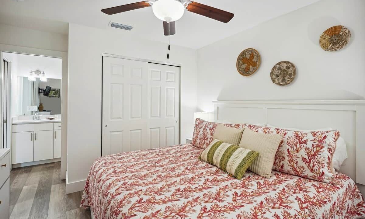Photo of Bedroom in Madeira Beach