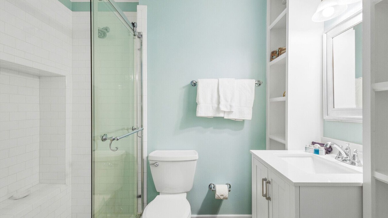 Photo of Bathroom in Dune Allen Beach