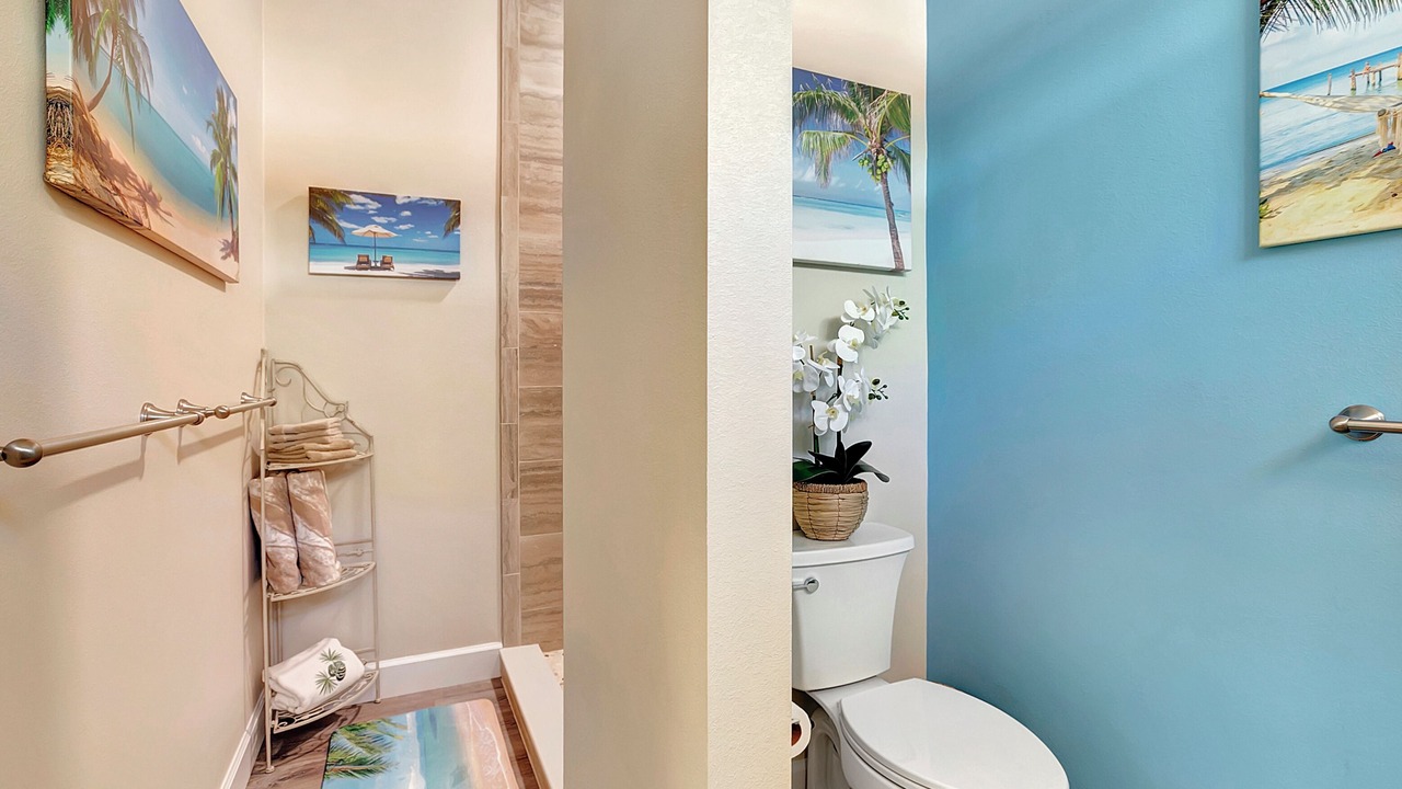 Photo of Bathroom in Weeki Wachee Gardens