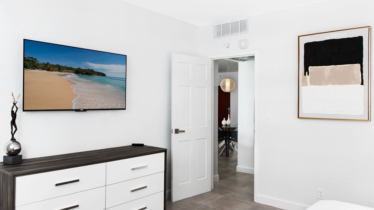 Photo of Bedroom in Hollywood South Central Beach