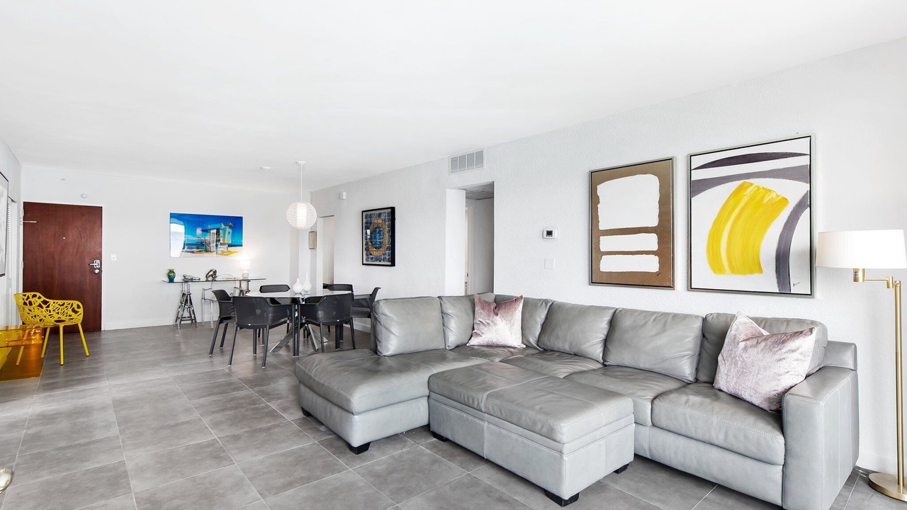 Photo of Livingroom in Hollywood South Central Beach
