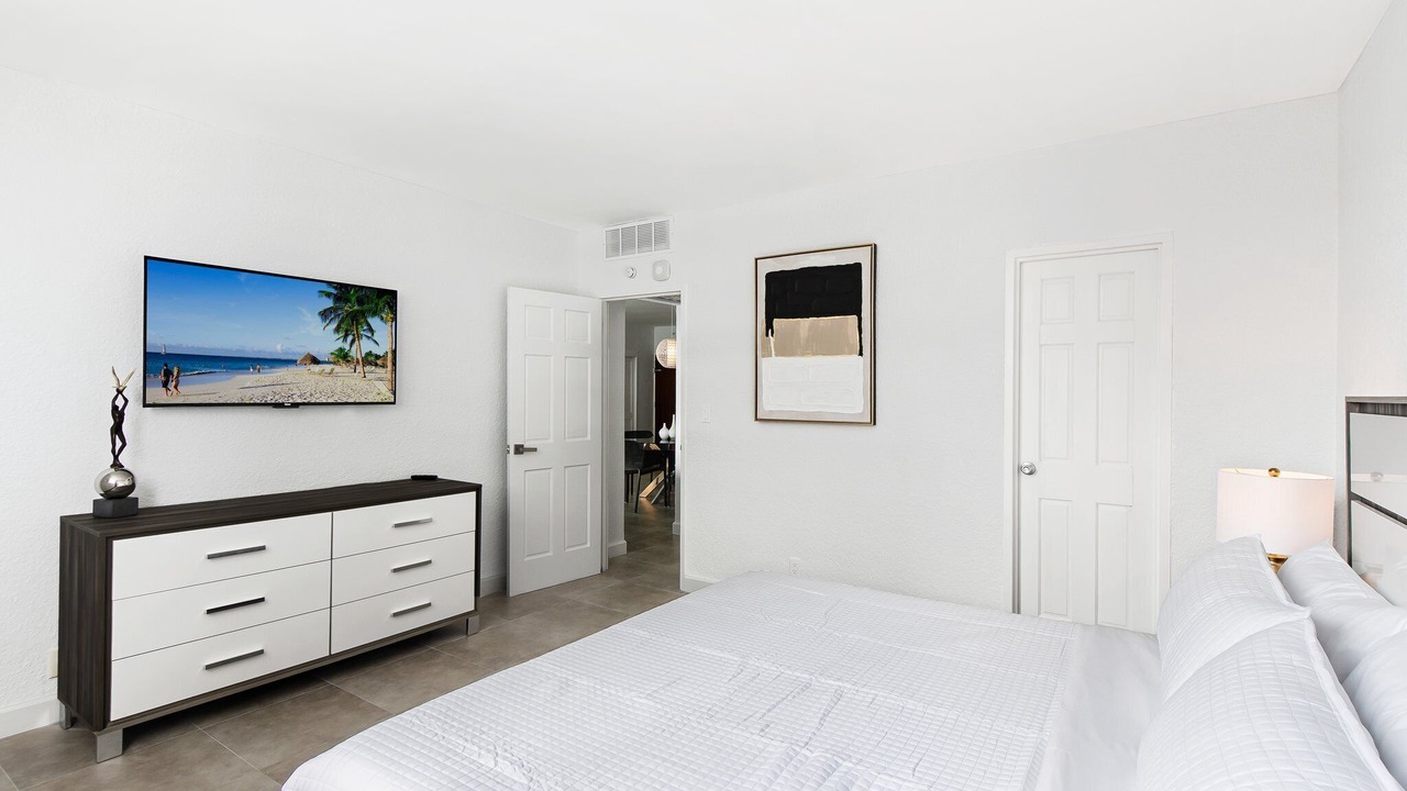 Photo of Bedroom in Hollywood South Central Beach