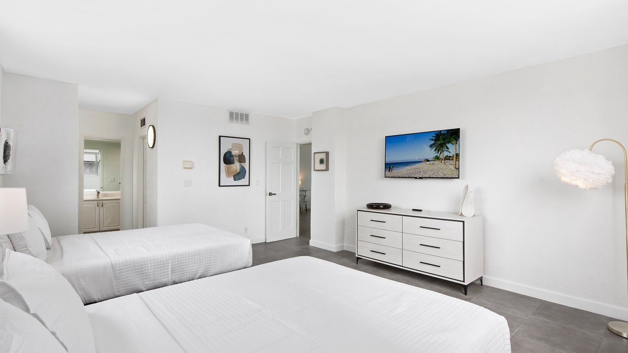 Photo of Bedroom in Hollywood South Central Beach
