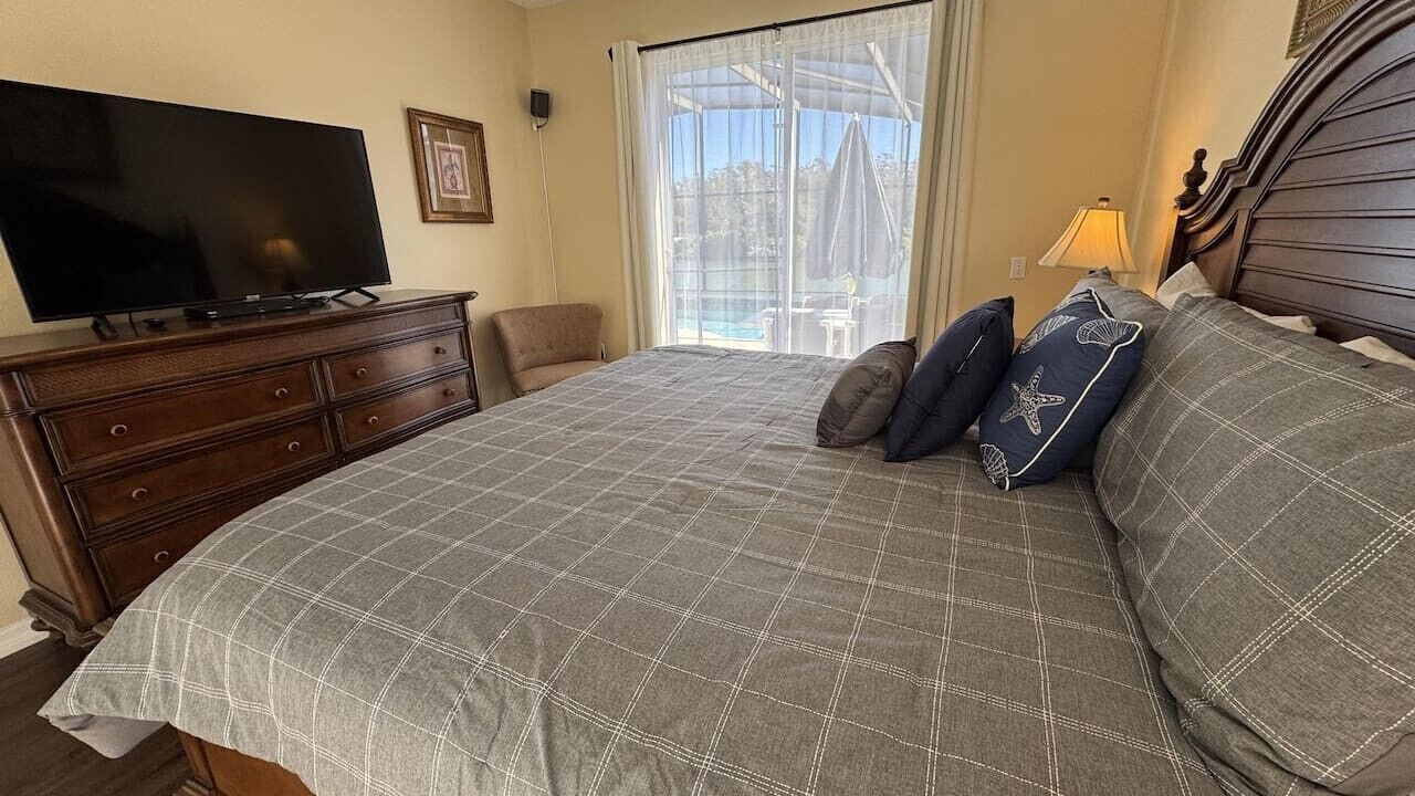 Photo of Bedroom in Lake Berkley