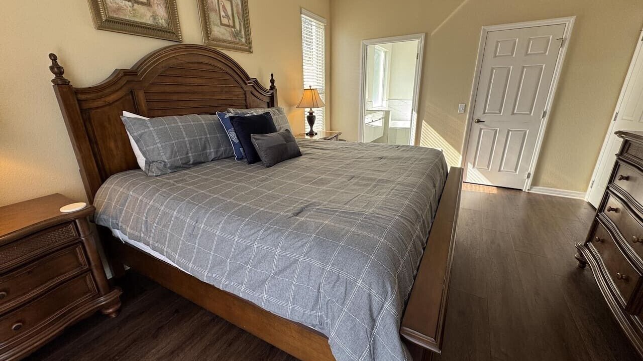Photo of Bedroom in Lake Berkley