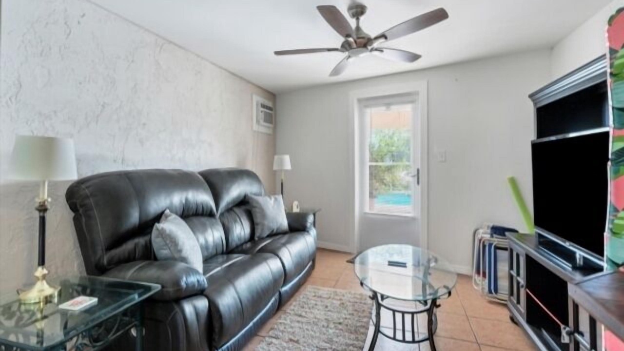 Photo of Livingroom in Gulf Cove